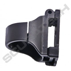 Zaczep do rurki, z zatrzaskiem